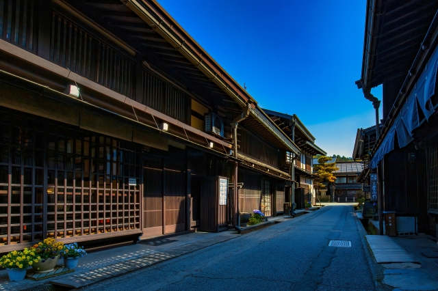 【GIFU】GIỚI THIỆU ĐỊA ĐIỂM DU LỊCH TẠI HIDA TAKAYAMA! TỪ NƠI CẢM NHẬN LỊCH SỬ VÀ VĂN HÓA CỦA THỊ TRẤN CỔ CHO ĐẾN THIÊN NHIÊN CỦA DÃY NÚI PHÍA BẮC ANPO! - Yorozuya Nhật Bản